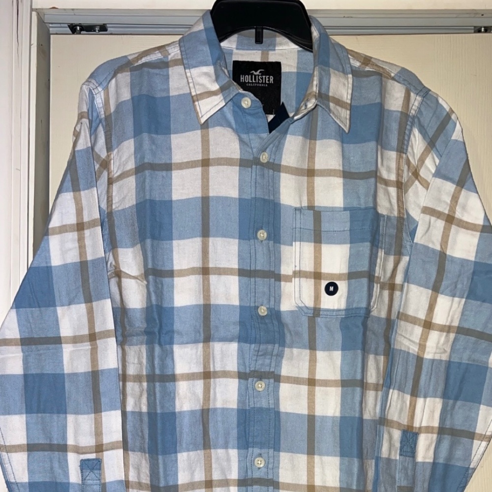 Hollister Mens light blue/white plaid button thermal flannel